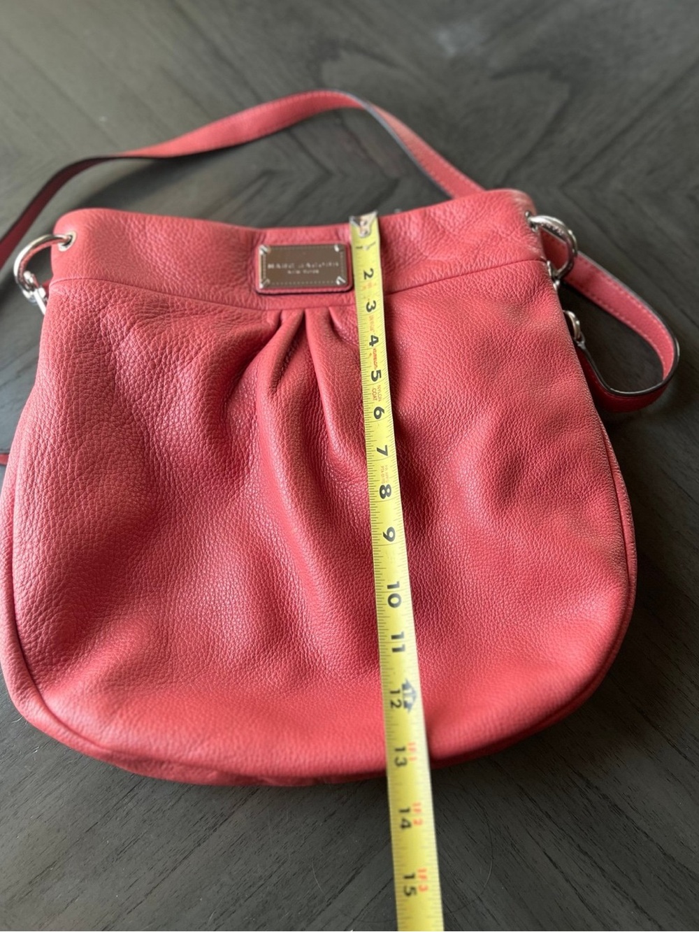 Marc Jacobs Coral Classic Q Leather Hillier Hobo Bag with Silver Hardware - Picture 4 of 12